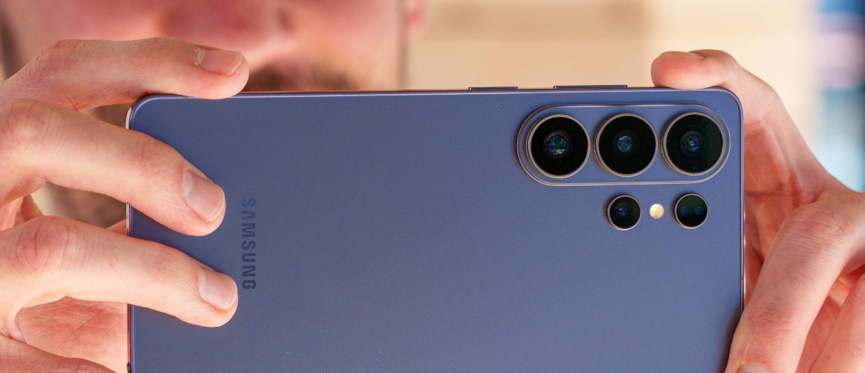 The Galaxy S26 Ultra Ditches the 5x Periscope