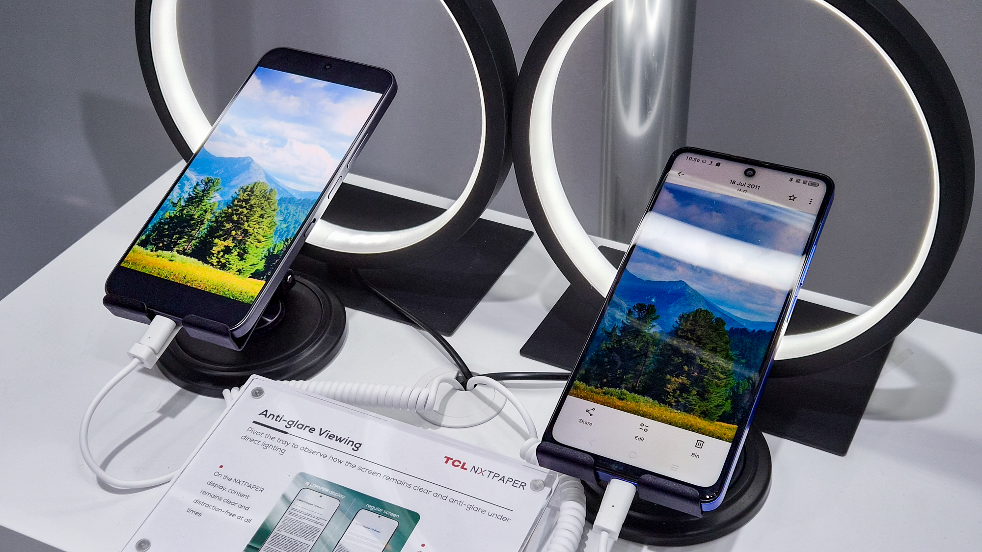 TCL Unveils First NxtPaper AMOLED Display at MWC 2026