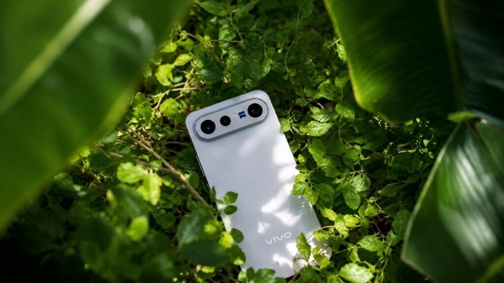 vivo X300 FE بلون Urban Olive